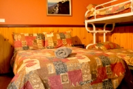Chalet2QueenBed-2w